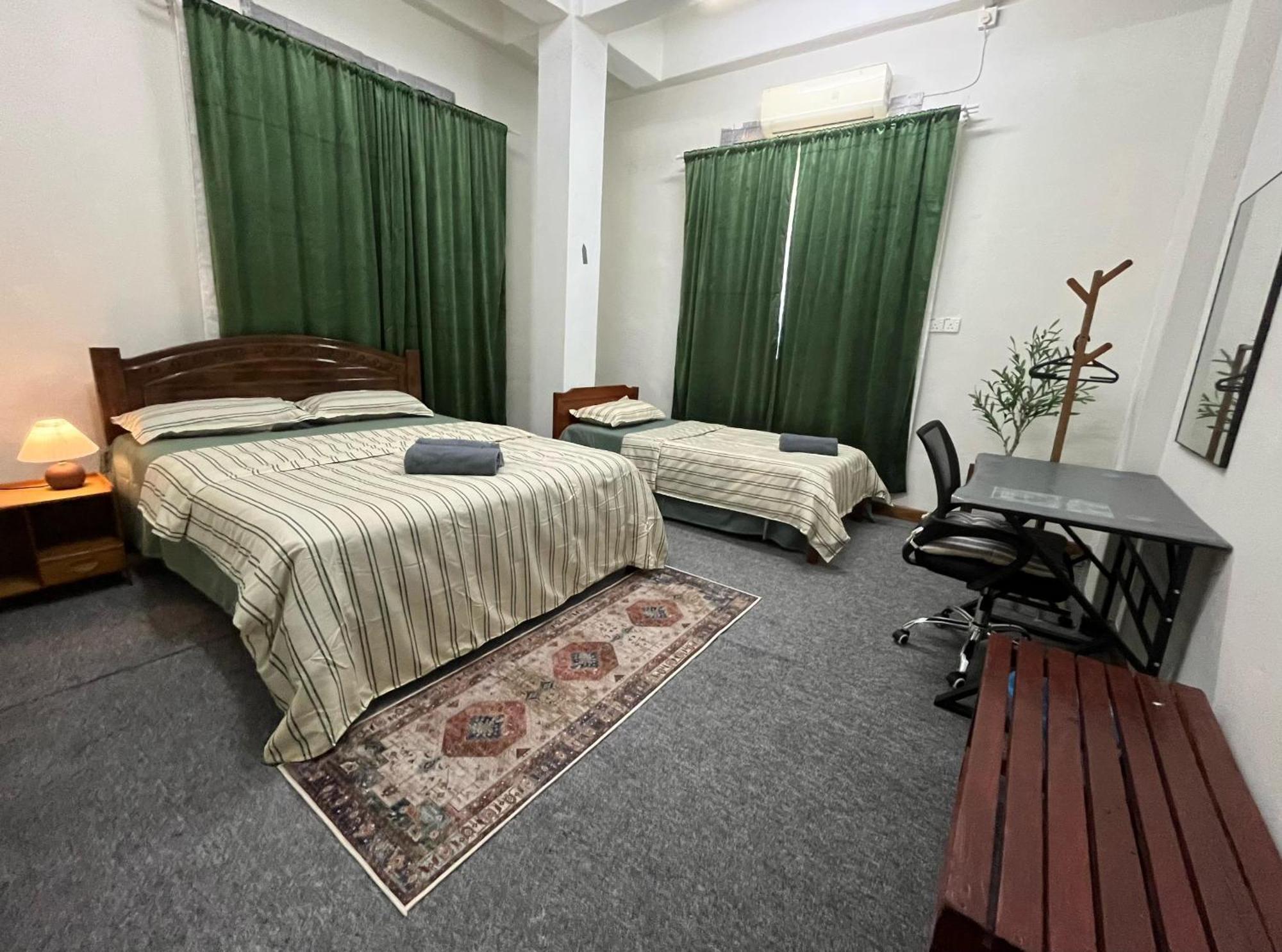 La Wood Homestay Kampung Kuala Besut Luaran gambar